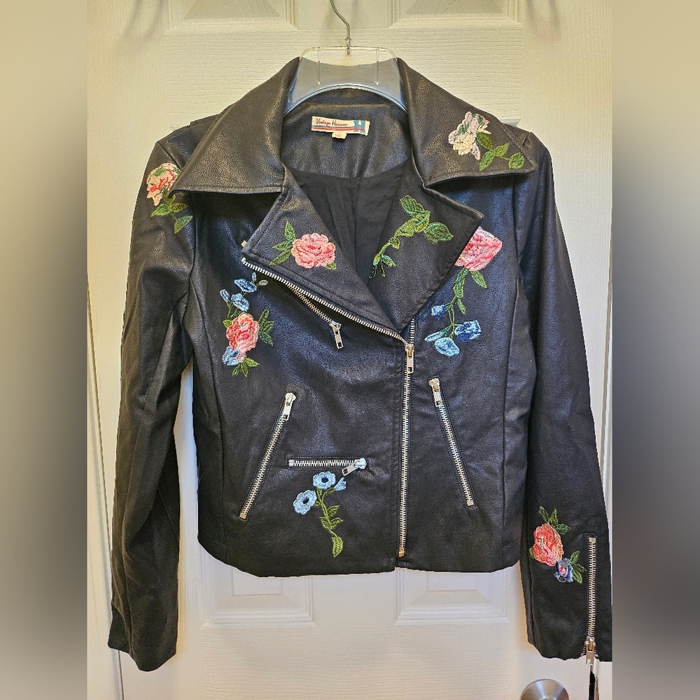 Vintage Havana "leather like" jacket with embroidered flowers size Med